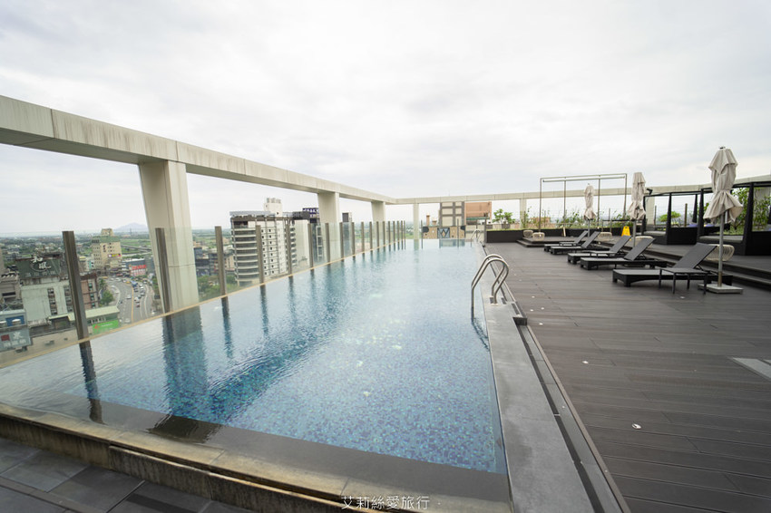 宜蘭礁溪溫泉飯店推薦 晶泉丰旅 房內就能泡露天風呂 住宿泡湯 三燔壽喜燒 無邊際溫泉泳池 礁溪溫泉街 - 艾莉絲愛旅行