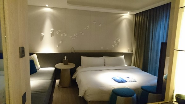 晶泉丰旅：宜蘭礁溪~晶泉丰旅~室內溫泉泡湯~露天無邊際游泳池~三燔日式早餐~優質的享受~