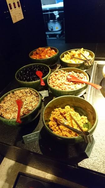 晶泉丰旅：宜蘭礁溪~晶泉丰旅~室內溫泉泡湯~露天無邊際游泳池~三燔日式早餐~優質的享受~