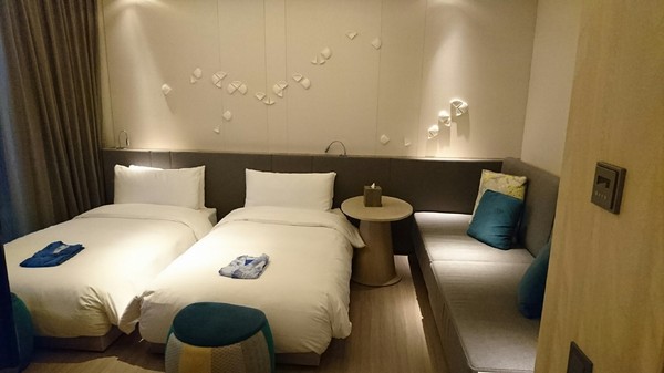 晶泉丰旅：宜蘭礁溪~晶泉丰旅~室內溫泉泡湯~露天無邊際游泳池~三燔日式早餐~優質的享受~