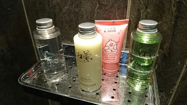 晶泉丰旅：宜蘭礁溪~晶泉丰旅~室內溫泉泡湯~露天無邊際游泳池~三燔日式早餐~優質的享受~