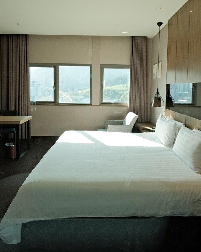 【新北新莊泰山飯店】出國飯店推薦麗京棧酒店～有健身房、商務中