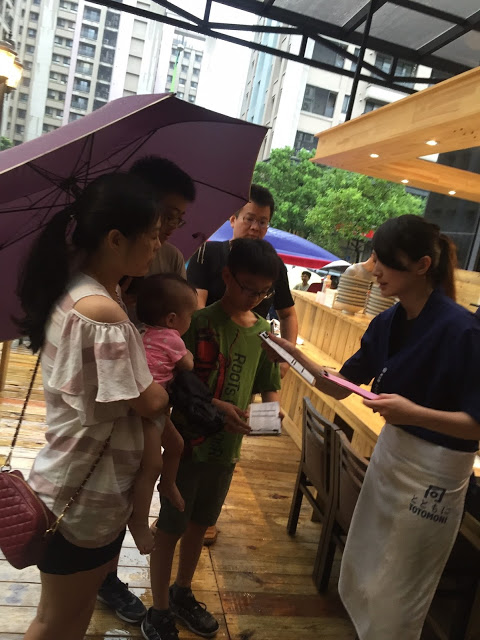【老寶食記】台中大坑同拉麵，風雨中也照樣人潮炸裂的深夜食堂新起之秀