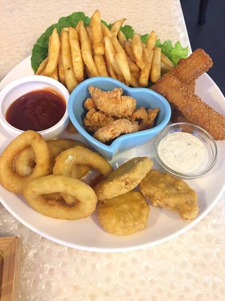 Tommy café 糖迷咖啡.甜點:Tommy café 糖迷咖啡.甜點-苗栗市區的必推甜點 周邊停車方便 室內寬敞走可愛溫馨風 餐點都推到爆 茶飲略嫌淡