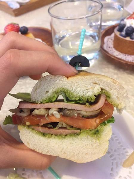 Tommy café 糖迷咖啡.甜點:Tommy café 糖迷咖啡.甜點-苗栗市區的必推甜點 周邊停車方便 室內寬敞走可愛溫馨風 餐點都推到爆 茶飲略嫌淡