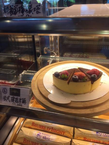 Tommy café 糖迷咖啡.甜點:Tommy café 糖迷咖啡.甜點-苗栗市區的必推甜點 周邊停車方便 室內寬敞走可愛溫馨風 餐點都推到爆 茶飲略嫌淡