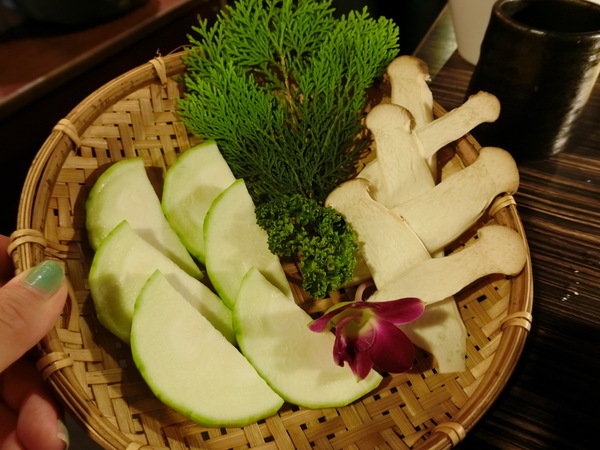 野赤燒肉:【嘉義美食推薦】超人氣Yakiniku野赤燒肉~肉質滑嫰、新鮮又多汁讓你吃了還想再吃! 589的牛肉套餐及豬肉套餐讓人魂牽夢縈喔~