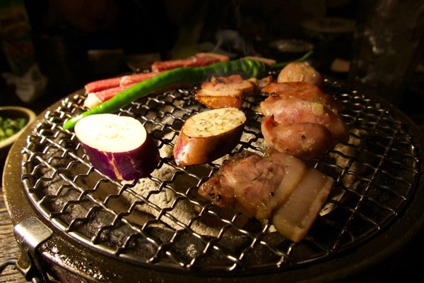 野赤燒肉:【嘉義美食推薦】超人氣Yakiniku野赤燒肉~肉質滑嫰、新鮮又多汁讓你吃了還想再吃! 589的牛肉套餐及豬肉套餐讓人魂牽夢縈喔~