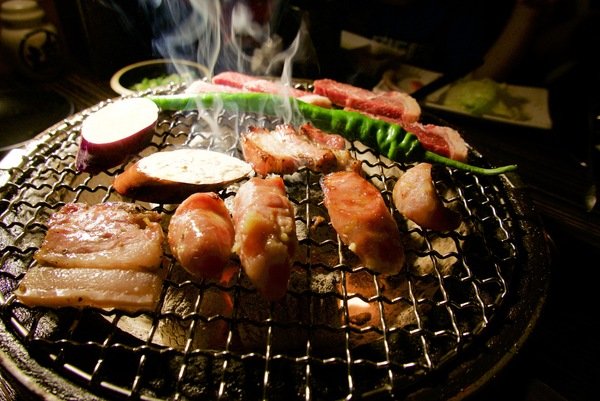 野赤燒肉:【嘉義美食推薦】超人氣Yakiniku野赤燒肉~肉質滑嫰、新鮮又多汁讓你吃了還想再吃! 589的牛肉套餐及豬肉套餐讓人魂牽夢縈喔~