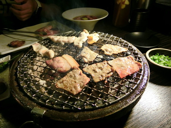 野赤燒肉:【嘉義美食推薦】超人氣Yakiniku野赤燒肉~肉質滑嫰、新鮮又多汁讓你吃了還想再吃! 589的牛肉套餐及豬肉套餐讓人魂牽夢縈喔~