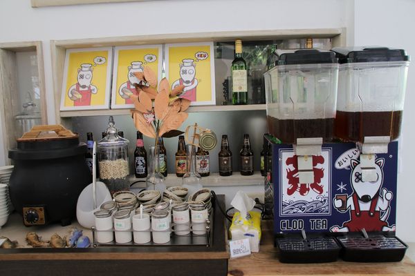 妖怪創界-糖狗村：【南投景點】妖怪創界糖狗村，園區內的舞獅鼓、守護犬神社、盒藍人、達爾文機器人和還未開放的孟婆湯屋及教堂，門票250元的糖狗村護照，可全額不分區抵用