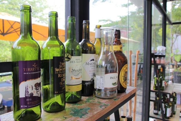 妖怪創界-糖狗村：【南投景點】妖怪創界糖狗村，園區內的舞獅鼓、守護犬神社、盒藍人、達爾文機器人和還未開放的孟婆湯屋及教堂，門票250元的糖狗村護照，可全額不分區抵用