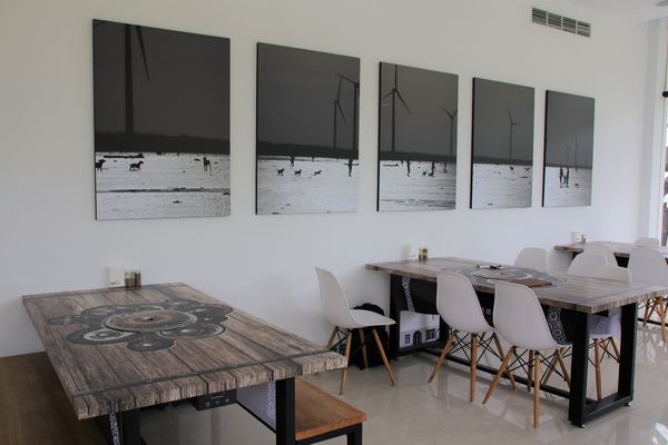 妖怪創界-糖狗村：【南投景點】妖怪創界糖狗村，園區內的舞獅鼓、守護犬神社、盒藍人、達爾文機器人和還未開放的孟婆湯屋及教堂，門票250元的糖狗村護照，可全額不分區抵用