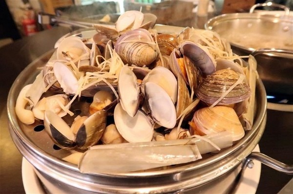 蒸霸王(東湖店):東湖 蒸霸王海鮮塔 現捉現蒸氣火鍋龍蝦牛奶貝龍虎斑 葫洲站可停車還有火鍋海鮮粥~ 蒸霸王(東湖店):東湖 蒸霸王海鮮塔 現捉現蒸氣火鍋龍蝦牛奶貝龍虎斑 葫洲站可停車還有火鍋海鮮粥~