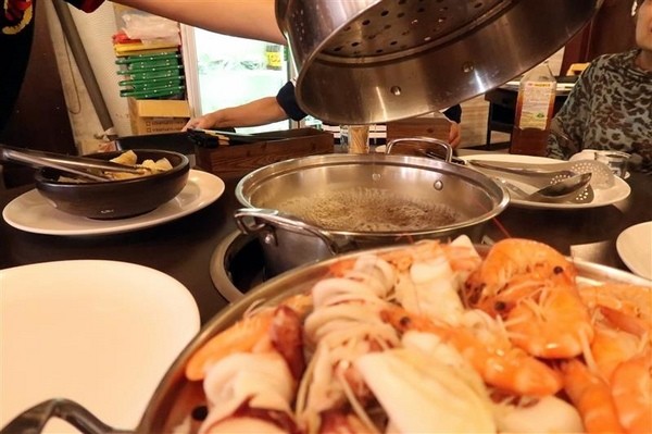 蒸霸王(東湖店):東湖 蒸霸王海鮮塔 現捉現蒸氣火鍋龍蝦牛奶貝龍虎斑 葫洲站可停車還有火鍋海鮮粥~ 蒸霸王(東湖店):東湖 蒸霸王海鮮塔 現捉現蒸氣火鍋龍蝦牛奶貝龍虎斑 葫洲站可停車還有火鍋海鮮粥~