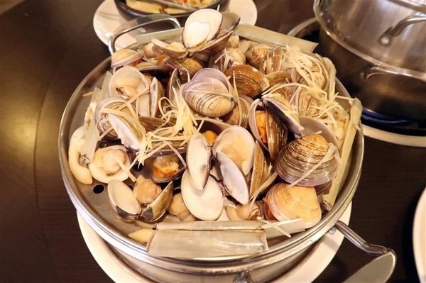 蒸霸王(東湖店):東湖 蒸霸王海鮮塔 現捉現蒸氣火鍋龍蝦牛奶貝龍虎斑 葫洲站可停車還有火鍋海鮮粥~ 蒸霸王(東湖店):東湖 蒸霸王海鮮塔 現捉現蒸氣火鍋龍蝦牛奶貝龍虎斑 葫洲站可停車還有火鍋海鮮粥~