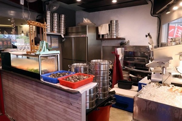 蒸霸王(東湖店):東湖 蒸霸王海鮮塔 現捉現蒸氣火鍋龍蝦牛奶貝龍虎斑 葫洲站可停車還有火鍋海鮮粥~ 蒸霸王(東湖店):東湖 蒸霸王海鮮塔 現捉現蒸氣火鍋龍蝦牛奶貝龍虎斑 葫洲站可停車還有火鍋海鮮粥~