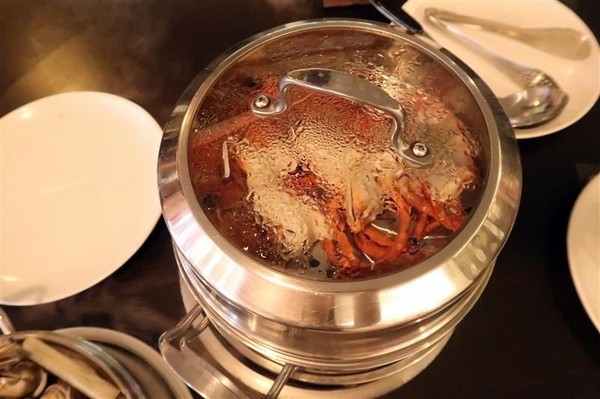 蒸霸王(東湖店):東湖 蒸霸王海鮮塔 現捉現蒸氣火鍋龍蝦牛奶貝龍虎斑 葫洲站可停車還有火鍋海鮮粥~ 蒸霸王(東湖店):東湖 蒸霸王海鮮塔 現捉現蒸氣火鍋龍蝦牛奶貝龍虎斑 葫洲站可停車還有火鍋海鮮粥~