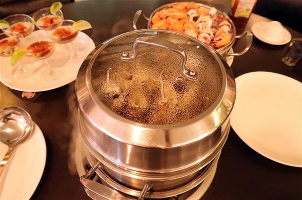 蒸霸王(東湖店):東湖 蒸霸王海鮮塔 現捉現蒸氣火鍋龍蝦牛奶貝龍虎斑 葫洲站可停車還有火鍋海鮮粥~ 蒸霸王(東湖店):東湖 蒸霸王海鮮塔 現捉現蒸氣火鍋龍蝦牛奶貝龍虎斑 葫洲站可停車還有火鍋海鮮粥~