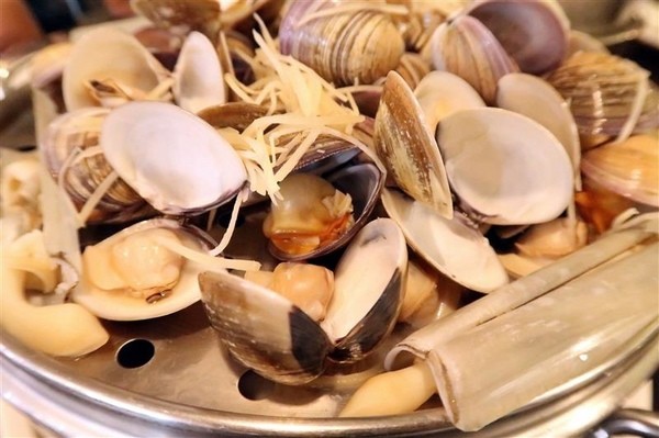 蒸霸王(東湖店):東湖 蒸霸王海鮮塔 現捉現蒸氣火鍋龍蝦牛奶貝龍虎斑 葫洲站可停車還有火鍋海鮮粥~ 蒸霸王(東湖店):東湖 蒸霸王海鮮塔 現捉現蒸氣火鍋龍蝦牛奶貝龍虎斑 葫洲站可停車還有火鍋海鮮粥~