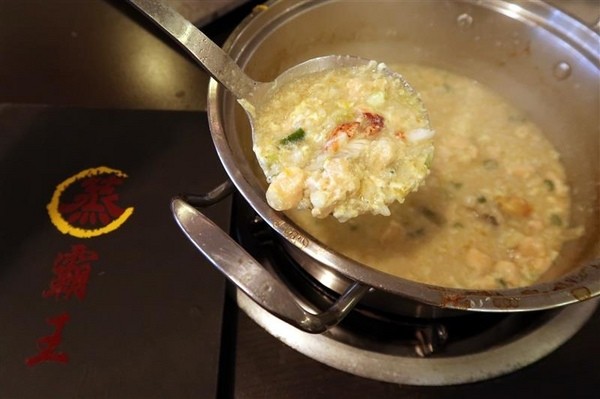 蒸霸王(東湖店):東湖 蒸霸王海鮮塔 現捉現蒸氣火鍋龍蝦牛奶貝龍虎斑 葫洲站可停車還有火鍋海鮮粥~ 蒸霸王(東湖店):東湖 蒸霸王海鮮塔 現捉現蒸氣火鍋龍蝦牛奶貝龍虎斑 葫洲站可停車還有火鍋海鮮粥~