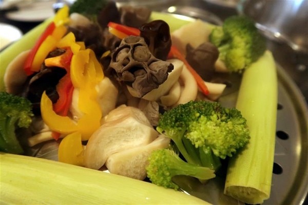 蒸霸王(東湖店):東湖 蒸霸王海鮮塔 現捉現蒸氣火鍋龍蝦牛奶貝龍虎斑 葫洲站可停車還有火鍋海鮮粥~ 蒸霸王(東湖店):東湖 蒸霸王海鮮塔 現捉現蒸氣火鍋龍蝦牛奶貝龍虎斑 葫洲站可停車還有火鍋海鮮粥~