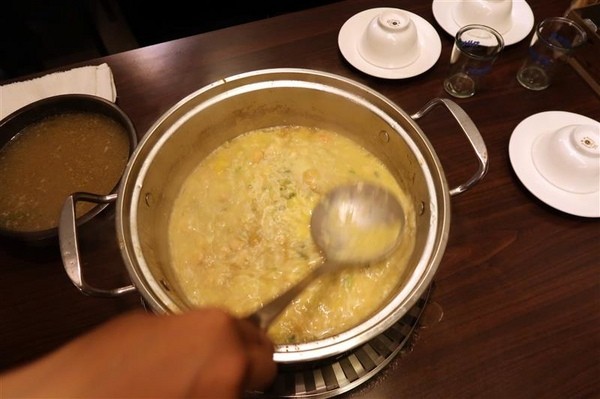 蒸霸王(東湖店):東湖 蒸霸王海鮮塔 現捉現蒸氣火鍋龍蝦牛奶貝龍虎斑 葫洲站可停車還有火鍋海鮮粥~ 蒸霸王(東湖店):東湖 蒸霸王海鮮塔 現捉現蒸氣火鍋龍蝦牛奶貝龍虎斑 葫洲站可停車還有火鍋海鮮粥~