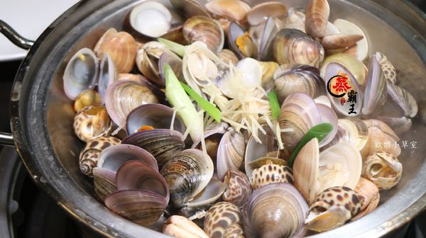 蒸霸王養生蒸氣火鍋(東湖店)：【內湖美食】"蒸"的火鍋『蒸霸王蒸氣海鮮塔』@捷運葫洲站/東湖/有停車場