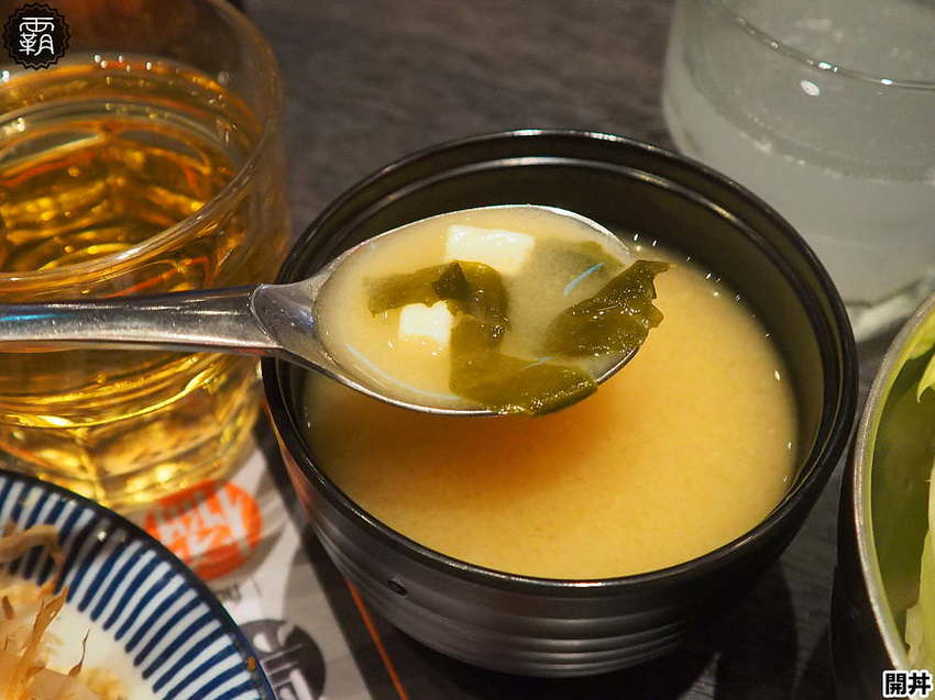 開丼 燒肉vs丼飯推出夏季海膽爆豚丼!地表最強爆膽王丼挑戰你的膽固醇!