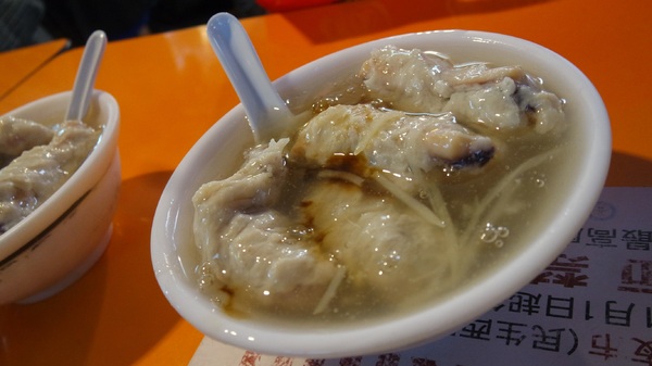 成記魷魚羹炒米粉:<雙連站>寧夏夜市:成記魷魚羹炒米粉 就只有賣兩樣小吃 就可以吃得滿足