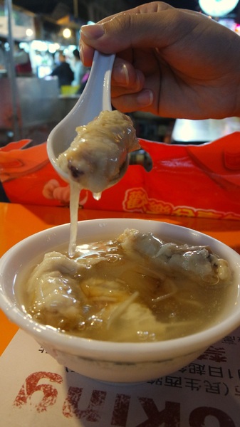 成記魷魚羹炒米粉:<雙連站>寧夏夜市:成記魷魚羹炒米粉 就只有賣兩樣小吃 就可以吃得滿足