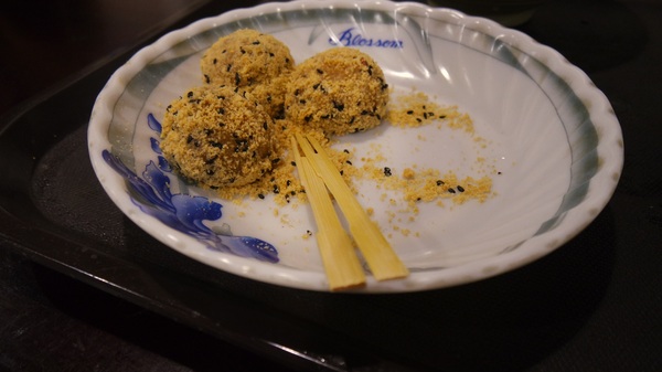 保雲芋圓：<瑞芳老街>老字號芋圓店  排隊才吃的到 保雲芋圓:)