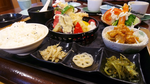 六町木日本料理-埔里美食：<南投埔里>六町木平價日本料理