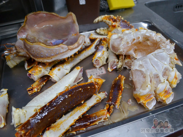 崔官木桶鍋15-料理檯上的鱈場蟹