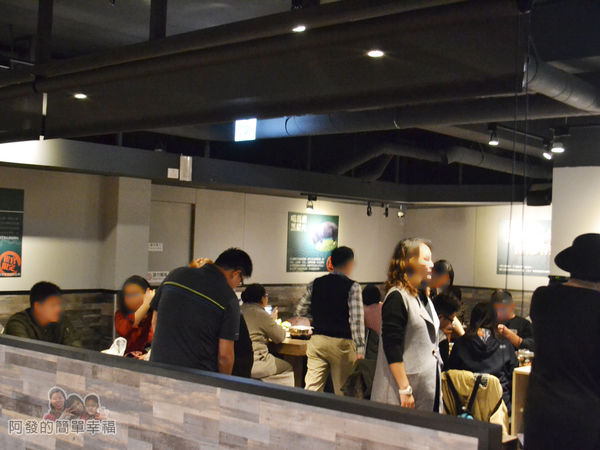 崔官木桶鍋14-地下一樓用餐區-用餐時段人潮湧入