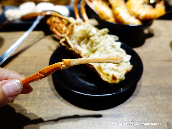 崔官木桶鍋:【捷運美食】崔官木桶鍋 海底總動員霸氣魚船駛上桌 頂級活海鮮、高級和牛 海鮮控/肉食族的你還不快來挑戰大胃王!新埔捷運站 崔官木桶鍋:【捷運美食】崔官木桶鍋 海底總動員霸氣魚船駛上桌 頂級活海鮮、高級和牛 海鮮控/肉食族的你還不快來挑戰大胃王!新埔捷運站