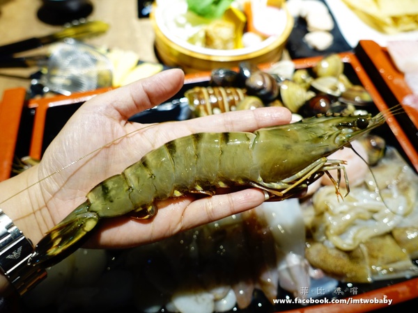 崔官木桶鍋:【捷運美食】崔官木桶鍋 海底總動員霸氣魚船駛上桌 頂級活海鮮、高級和牛 海鮮控/肉食族的你還不快來挑戰大胃王!新埔捷運站 崔官木桶鍋:【捷運美食】崔官木桶鍋 海底總動員霸氣魚船駛上桌 頂級活海鮮、高級和牛 海鮮控/肉食族的你還不快來挑戰大胃王!新埔捷運站