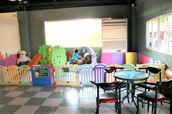 酵母寶寶の異想世界：【嘉義景點】嘉義民雄免費新景點~酵母寶寶の異想世界，趕快收納在口袋行程裡吧/白色童趣的城堡/酵母菌、醋酸菌、乳酸菌的酵素製成/親子旅遊休憩園區