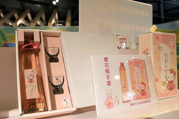 酵母寶寶の異想世界：【嘉義景點】嘉義民雄免費新景點~酵母寶寶の異想世界，趕快收納在口袋行程裡吧/白色童趣的城堡/酵母菌、醋酸菌、乳酸菌的酵素製成/親子旅遊休憩園區