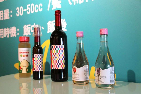 酵母寶寶の異想世界：【嘉義景點】嘉義民雄免費新景點~酵母寶寶の異想世界，趕快收納在口袋行程裡吧/白色童趣的城堡/酵母菌、醋酸菌、乳酸菌的酵素製成/親子旅遊休憩園區