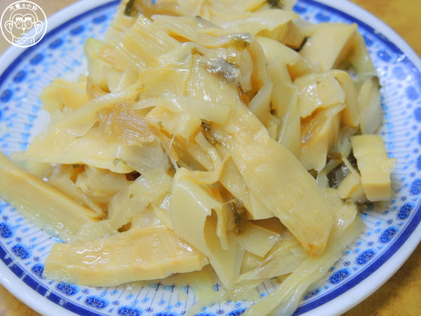 哥弟筒仔米糕：呷飽祙【新北鶯歌･哥弟筒仔米糕排骨酥】非凡大探索推薦