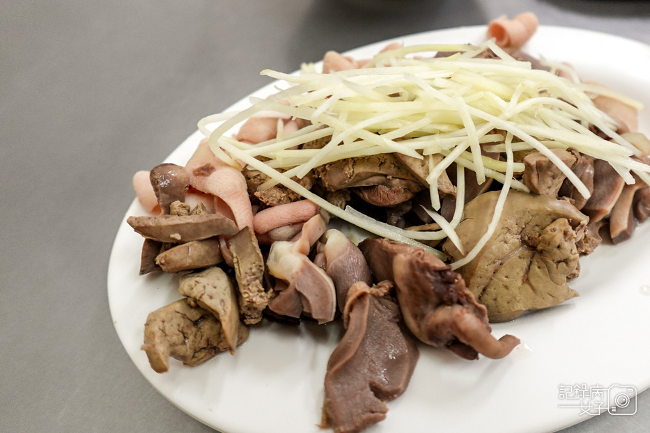 21高雄鴨肉本鴨肉珍魯肉飯鴨肉飯鴨肉冬粉鴨心鴨肝鴨胗下水湯.jpg