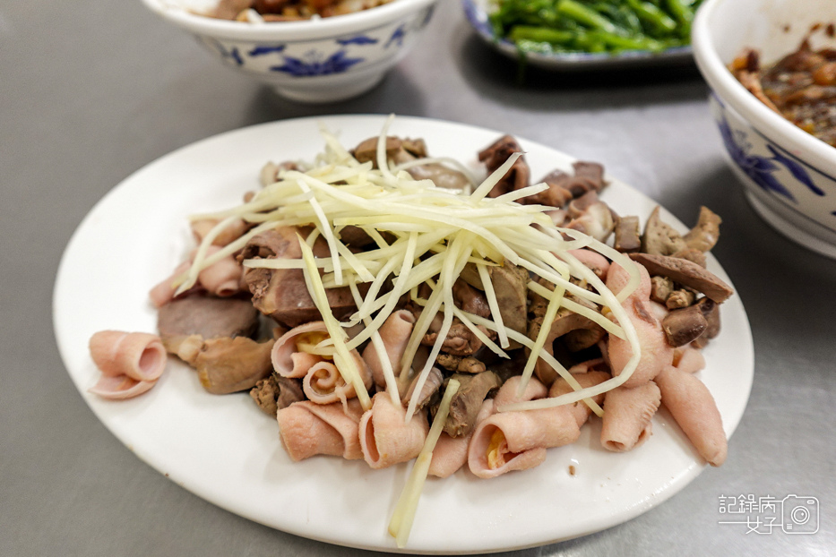 20高雄鴨肉本鴨肉珍魯肉飯鴨肉飯鴨肉冬粉鴨心鴨肝鴨胗下水湯.jpg