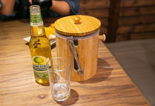 [吃喝]轉瞬來到日本的深夜食堂～同拉麵とともに（文心店）。