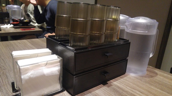 山丼(士林店)：【台北美食】堆的跟山一樣高的丼飯--山丼士林店@捷運士林站