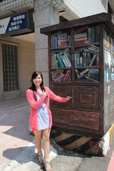 台南蝸牛巷：【台南景點】蝸牛巷~靜謐小巷的文青風格非常好拍，偶爾放慢步調，靜靜地享受片刻的美好吧