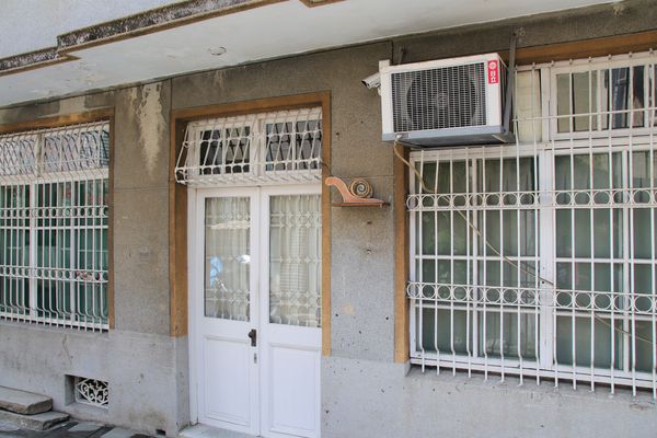 台南蝸牛巷：【台南景點】蝸牛巷~靜謐小巷的文青風格非常好拍，偶爾放慢步調，靜靜地享受片刻的美好吧