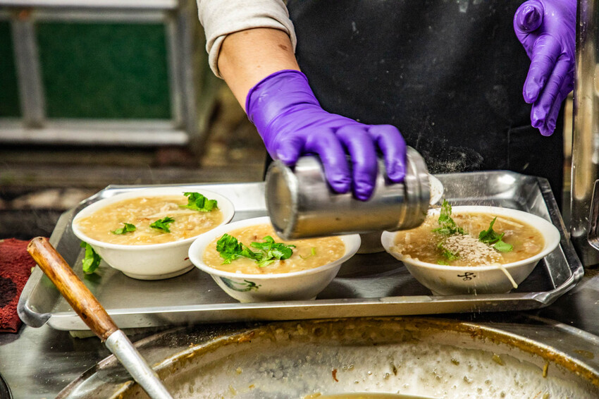 嘉義金馬肉粥炸物超強！必吃清單公開，銅板價超佛心。