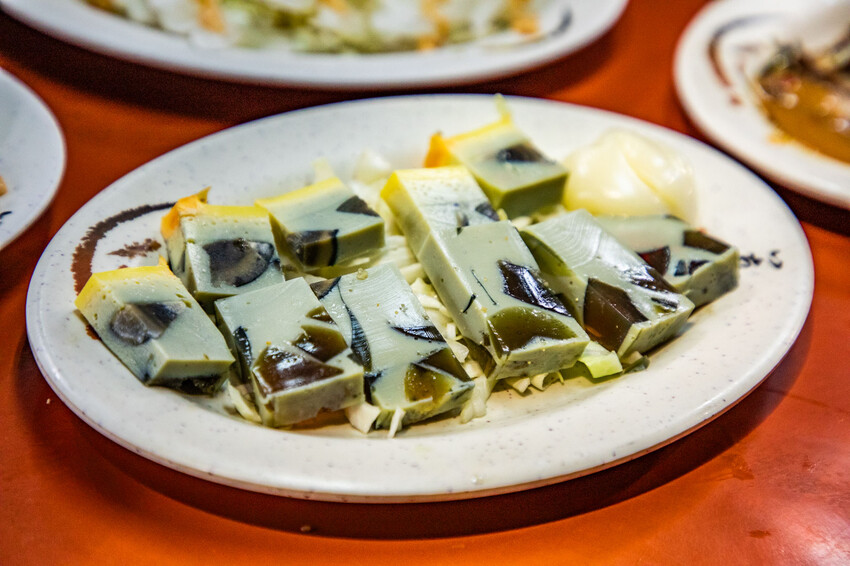 嘉義金馬肉粥炸物超強！必吃清單公開，銅板價超佛心。