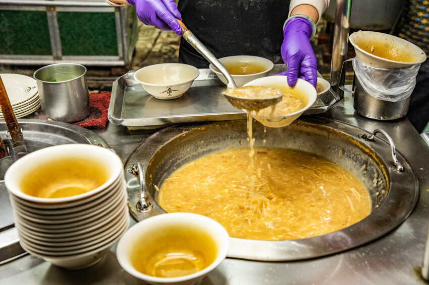 嘉義金馬肉粥炸物超強！必吃清單公開，銅板價超佛心。